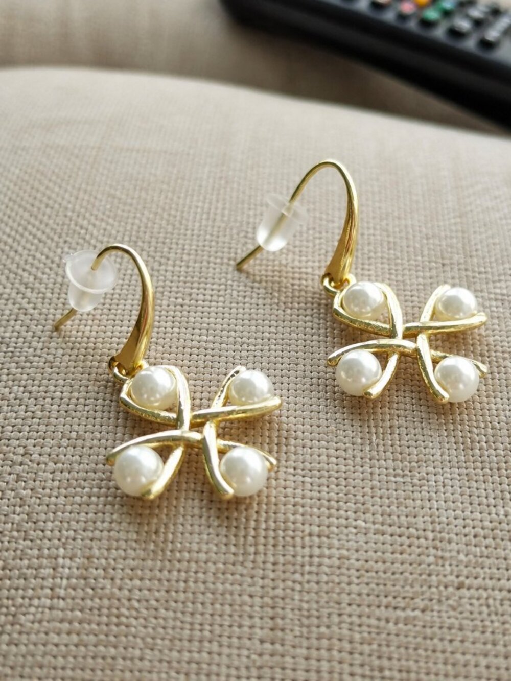 Kendra Scott Everleigh Gold pear drop earrings
